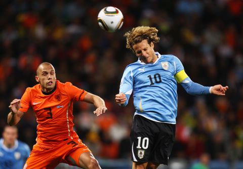 Ex-topvoetballer (45) maakt opmerkelijk debuut als proftennisser