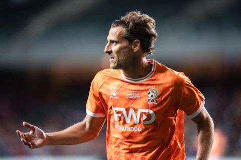 Oud-topvoetballer belandt met ernstig letsel in het ziekenhuis: spoedbehandeling na gevaarlijke situatie