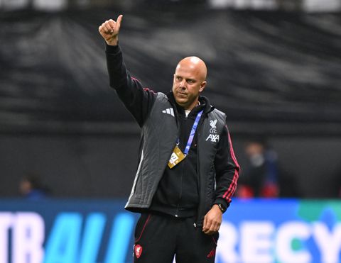 Arne Slot krijgt waarschuwing van Britse media na 'gedurfde keuzes' bij Liverpool: 'Dat is naïef'