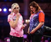 Fallon Sherrock en Noa-Lynn van Leuven zijn zeker van het WK darts. ©PDC