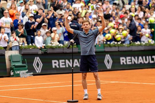Belgisch tennisicoon (35) barst in tranen uit na emotioneel afscheid