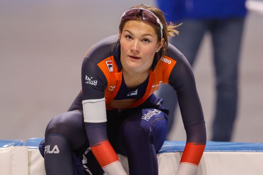 Jutta Leerdam beleeft pijnlijke 1000 meter; Angel Daleman en Antoinette Rijpma-de Jong stelen de show