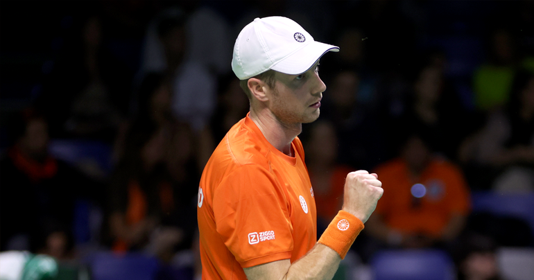 Nederland zet eerste stap naar historische Davis Cup-finale na thriller Botic van de Zandschulp