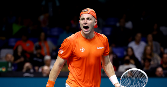 Davis Cup-finale Nederland - Italië | Tallon Griekspoor onderuit in cruciaal duel tegen Jannik Sinner