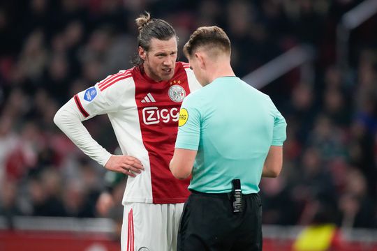 Dramatisch Ajax zorgt voor boze en cynische fans in Amsterdam na blamage in Eredivisie tegen Excelsior