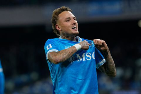 Enorme ontlading bij Noa Lang na eerste goal voor Napoli