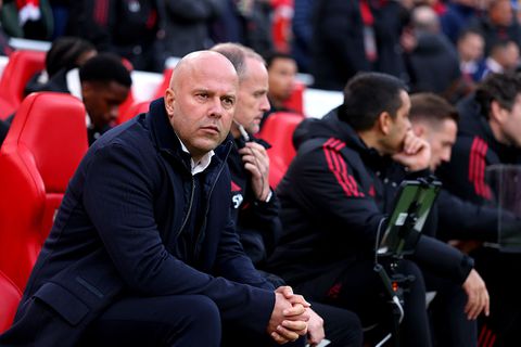 Supporters verlaten Anfield vroegtijdig na harde afstraffing Arne Slot en Liverpool