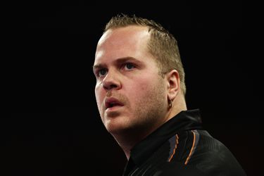 Dirk van Duijvenbode beleeft fatale inzinking op WK darts