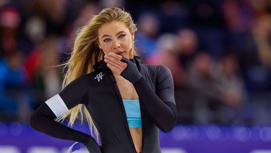 Opvallende 'verandering' bij Jutta Leerdam tijdens teleurstellende terugkeer in Thialf