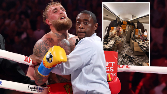 'Trotse' Jutta Leerdam reageert op bizarre foto van Jake Paul: verloofde poseert met stapels geld en wapens