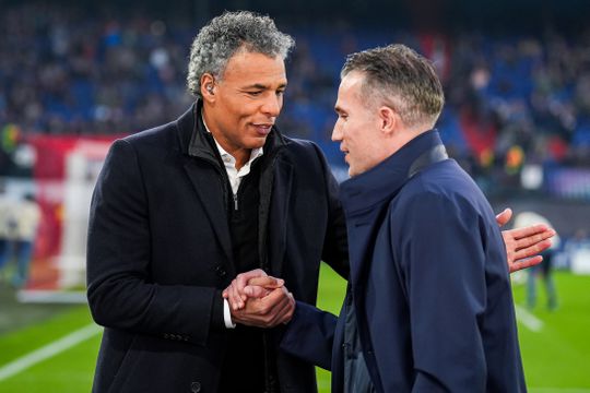 Pierre van Hooijdonk zorgt voor ongemak met uitspraken over Robin van Persie: 'Iedereen weet het'