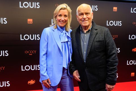 Dochter (45) van beroemde voetbalcommentator slaakt hartenkreet: 'Dit kwam onverwacht en doet pijn'