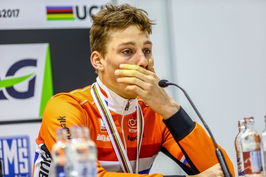 Toen Mathieu van der Poel ontroostbaar was na vier lekke banden tijdens verloren WK veldrijden