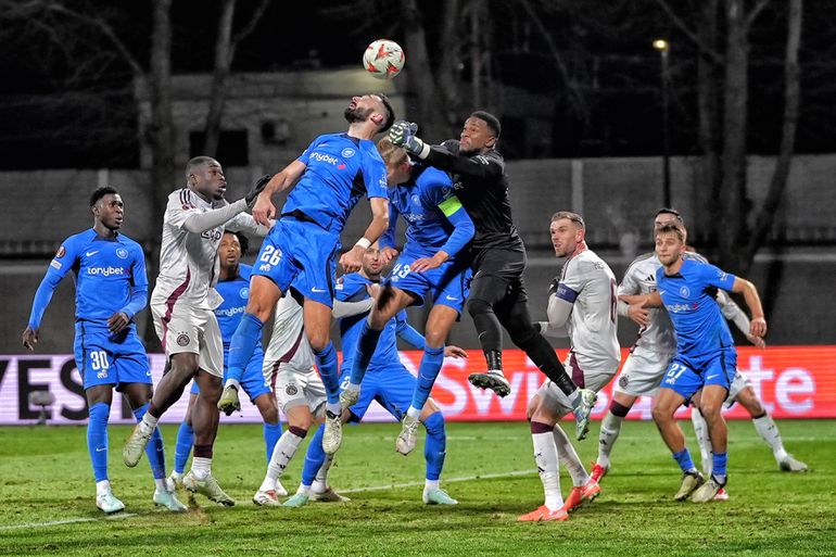 LIVE Europa League | Ajax sluit doodsaaie eerste helft af met nauwelijks kansen