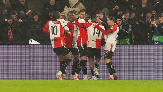 Spelers Feyenoord slaan terug naar Valentijn Driessen na stunt: 'Je zit er weer eens naast!'