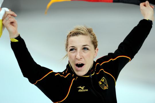 Schaatsicoon Anni Friesinger openhartig over 'belangrijke beslissingen': 'Beter voor onszelf zorgen'