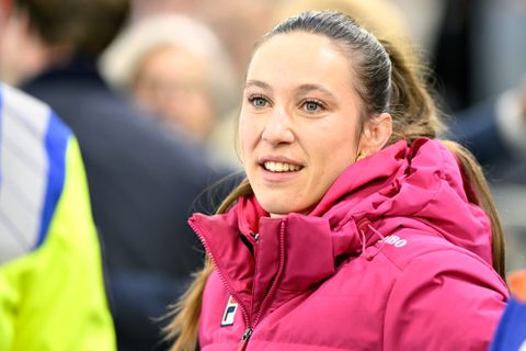 Topschaatsster Suzanne Schulting grapt om 'mensonterende' klus op World Cup in Inzell