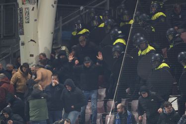 Gemeente Utrecht komt met duidelijke boodschap in statement over ingrijpen van ME bij FC Utrecht - Genk