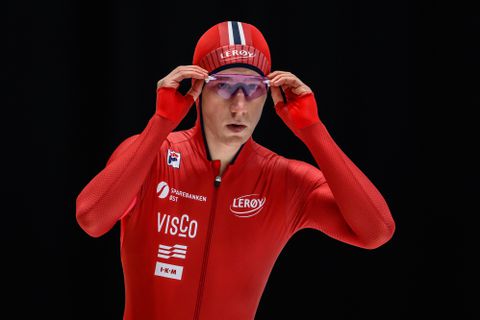 Noorse topschaatsers zorgen voor hilariteit bij Nederlandse collega’s: 'Laatste voorbereidingen'