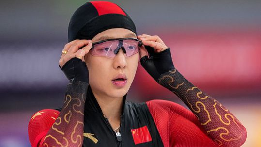 Klunzig moment zorgt voor verbazing bij World Cup schaatsen: 'Het is een soort bevriezing van het brein'