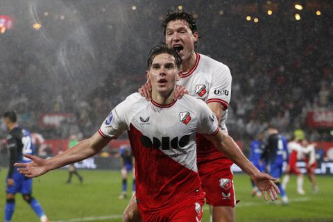 Ook opmerkelijke onderbreking kan recordbrekend FC Utrecht niet stoppen tegen Heracles Almelo