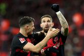 Bayer Leverkusen wint weer en pakt Duits record van Bayern af