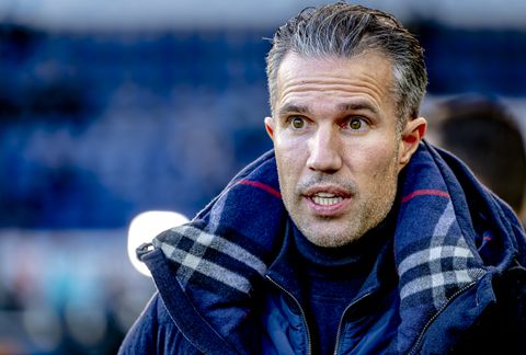Twijfels over Feyenoord-coach Robin van Persie na merkwaardige incidenten: 'Dát kan nooit, echt niet'