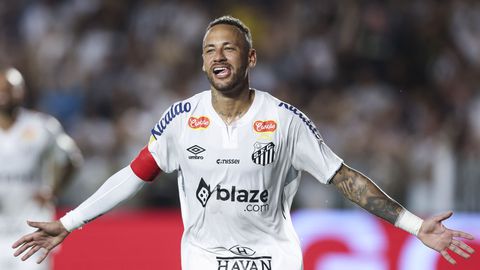 Neymar steelt de show in laatste speelronde: 'kind van Santos' scoort uit onmogelijke hoek