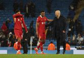 Engelse media zijn zeker na 'vernederende' zege Liverpool: 'We kunnen stoppen met doen alsof'