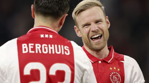Vrouw Davy Klaassen deelt gedurfde foto bij bijzondere felicitatie: 'Je bent echt de beste'