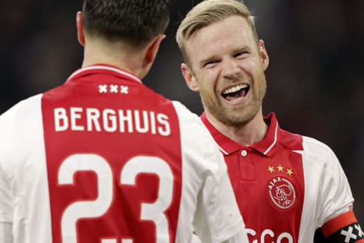 Vrouw Davy Klaassen deelt gedurfde foto bij bijzondere felicitatie: 'Je bent echt de beste'