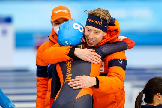 Gouden Marijke Groenewoud en Jorrit Bergsma vierden noodgedwongen feest op andere locatie: 'Niet echt mijn muziek'