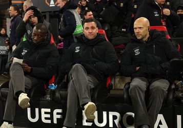 Wild feestje komt assistent-trainer van Go Ahead Eagles duur te staan: 'Dat is niet helemaal goed gegaan'