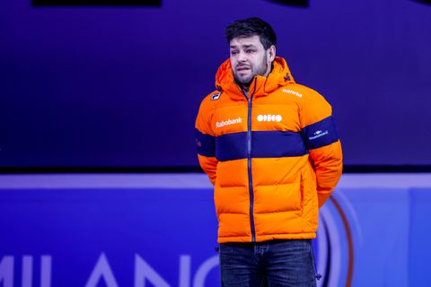 Shorttrackicoon vond relay-goud in Milaan 'ontzettend pijnlijk': 'Soms idee dat ze me liever kwijt dan rijk waren'