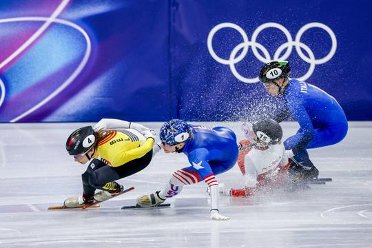 Shorttrackster die horrorcrash met Poolse veroorzaakte, laat van zich horen: 'We kennen allemaal de gevaren'