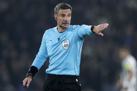 Het bizarre schandaal waar Champions League-scheidsrechter bij betrokken raakte: 'Dat was mijn grootste fout'