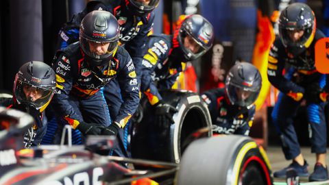 Dit is het bizarre salaris van de Formule 1-bandenwisselaar van Max Verstappen