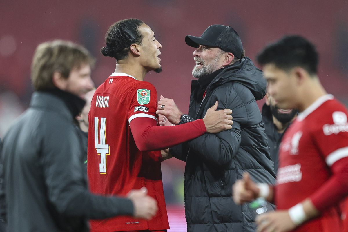 Virgil van Dijk vindt het moeilijk om afscheid te nemen van Jürgen Klopp: 'Hij is ontzettend belangrijk geweest voor mij'