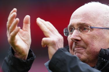 Uitbehandelde Sven-Göran Eriksson ziet 'droom' in vervulling gaan bij benefietwedstrijd tussen Liverpool en Ajax