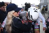 Stralende vriendin Mathieu van der Poel deelt emotionele beelden na winst in Milaan-San Remo