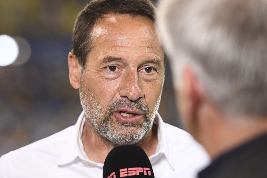 John van 't Schip beleeft horrordebuut bij Armenië,  negen goals tegen in eerste twee duels