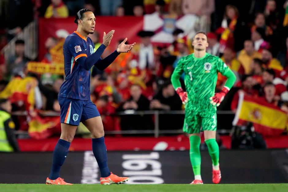 Teleurstelling bij Oranje na dramatische uitschakeling Nations League: Virgil van Dijk wijst nieuw doel aan