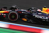 Buitenlandse media zien 'nauwelijks zichtbare' Max Verstappen bij GP van China: 'Geen schijn van kans'