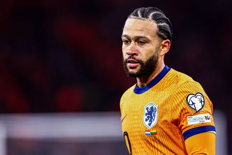 Ronald Koeman geeft duidelijkheid over appje Memphis Depay en ernst van blessure: 'Ziet er niet goed uit'