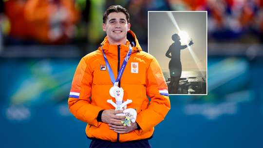 Topschaatser Jenning de Boo showt zijn dansmoves, Femke Kok reageert met één woord