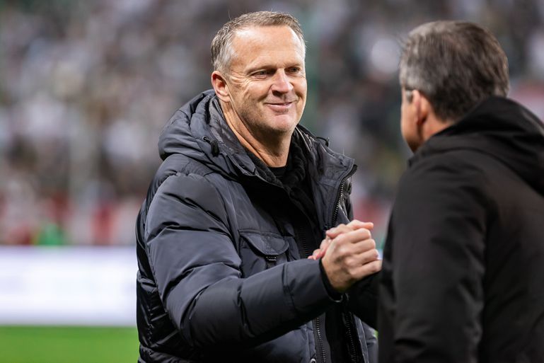 Gedegradeerd Vitesse wil John van den Brom als nieuwe trainer: 'Het is doodzonde'