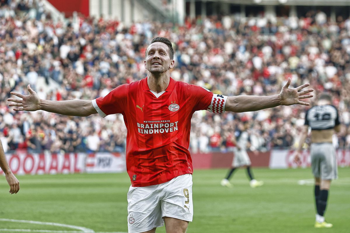 Wanneer wordt PSV officieel kampioen? Punt thuis tegen Sparta is genoeg op Bevrijdingsdag