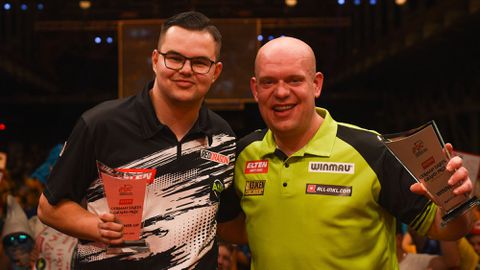 Bewondering voor Nederlands dartstalent: 'Heel goed dat hij ziek is'