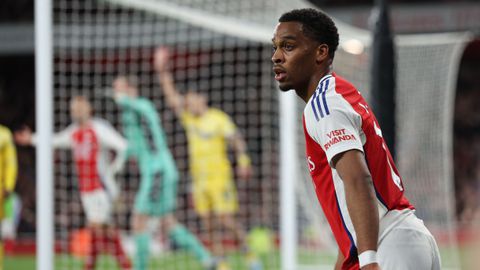 Arne Slot en Liverpool mogen het zelf afmaken: Arsenal stelt Premier League-titel met moeite nog even uit