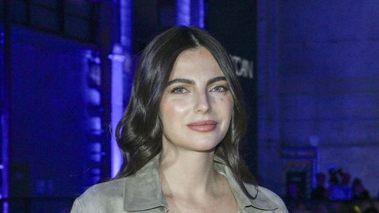 Hoogzwangere Kelly Piquet krijgt in opvallende outfit veel bewondering